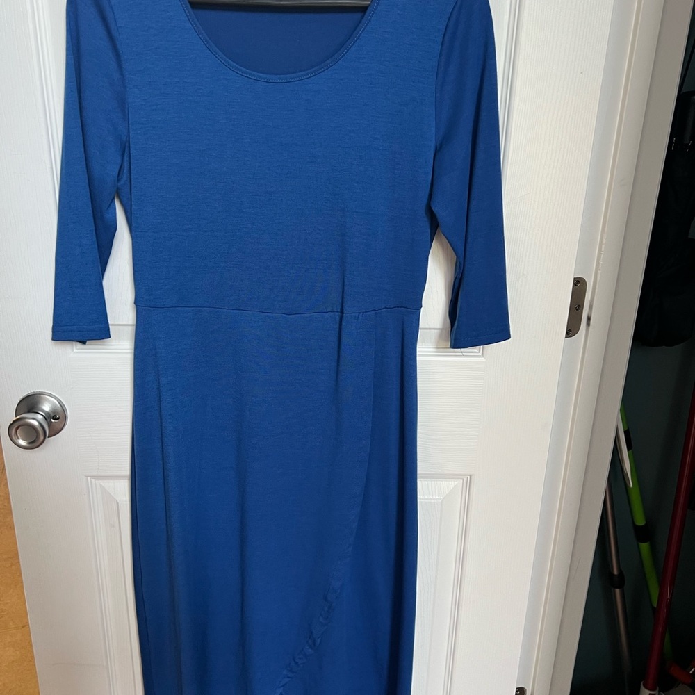 Blue Sheath Dress with Scoop Neck and 3/4 Sleeves